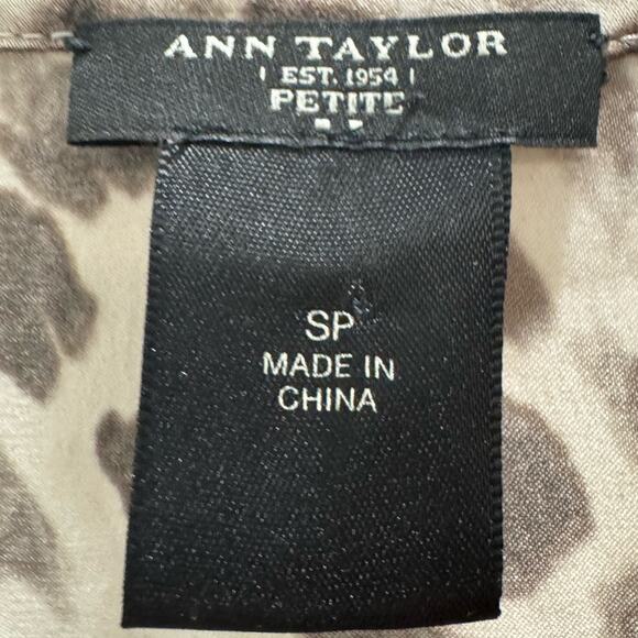 Ann Taylor Brown and Cream Animal Print Sleeveless Scoop Neck Blouse - Like New - Picture 4 of 4